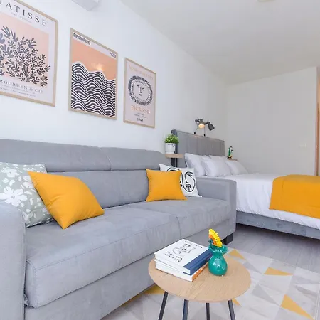 Side By Side Apartment Split